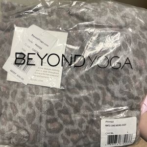 NWT Beyond Yoga joggers